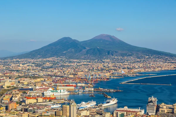 Napoli e il Vesuvio in Italia — Foto Stock