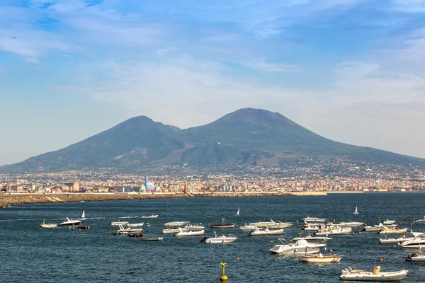 Monte Vesubio en Nápoles, Italia — Foto de Stock