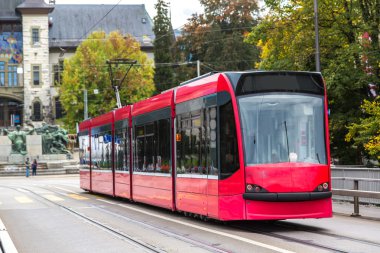 Bern'deki modern tramvay