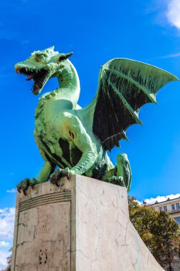 Ljubljana 'daki Ejderha Köprüsü
