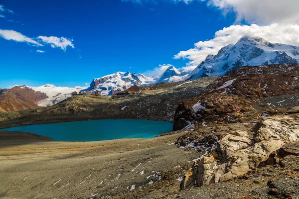 Paisaje montañoso de los Alpes — Foto de Stock