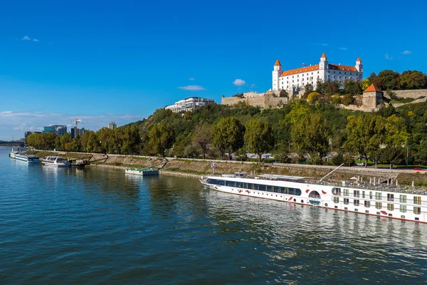 Středověký hrad v Bratislavě, Slovensko — Stock fotografie