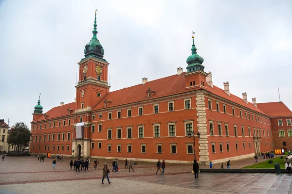 Castelo Real e Coluna Sigismund em Varsóvia — Fotografia de Stock