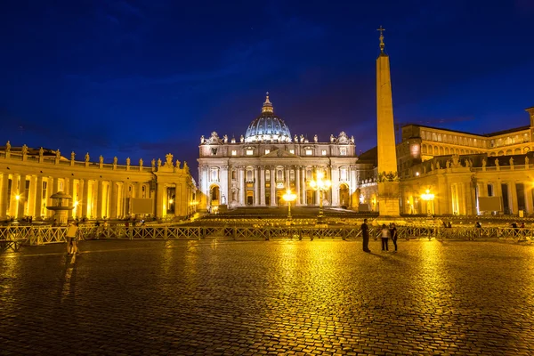 Basílica de San Pedro en el Vaticano — Foto de Stock