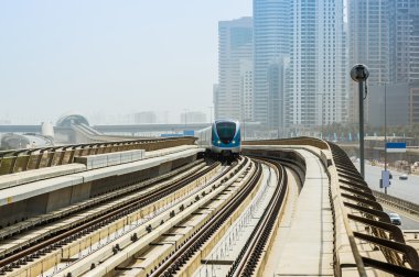 dubai metro demiryolu