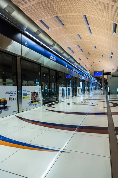 Dubai Metro Terminal in Dubai — Stockfoto