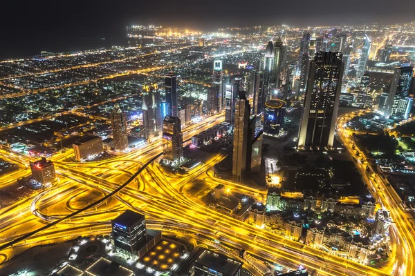 Dubai centrum nachtbeeld — Stockfoto