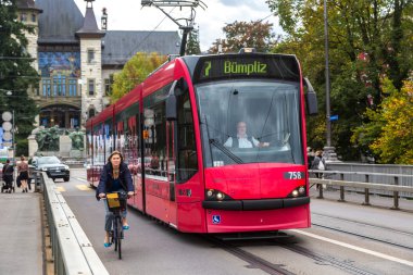 Bern'deki modern tramvay