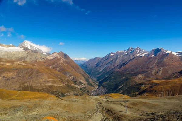 Alpen berglandschap in Zwitserse — Stockfoto