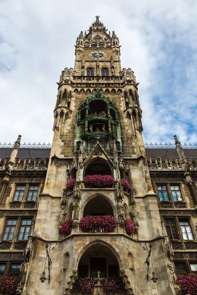 Münih'teki Marienplatz belediye binası — Stok fotoğraf