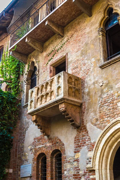 Romeo och Julia balkong i Verona — Stockfoto