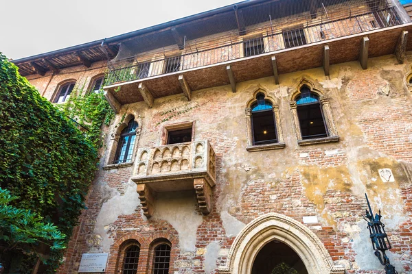 Romeo och Julia balkong i Verona — Stockfoto