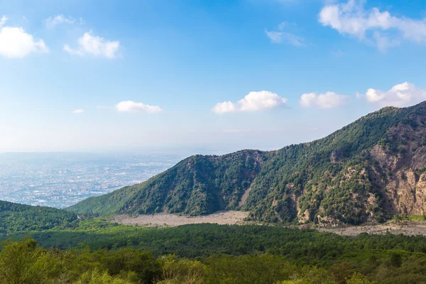 Paisagem montanhosa ao lado do vulcão Vesúvio — Fotografia de Stock