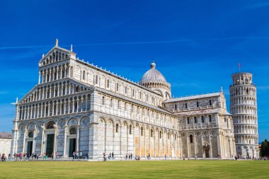 Leaning tower ve Pisa cathedral