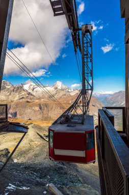 Teleferik Matterhorn ayında Zermatt için