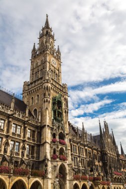 Münih'teki Marienplatz belediye binası