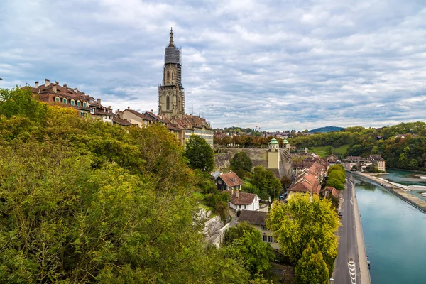 Bern és a Berner Munster-székesegyház — Stock Fotó