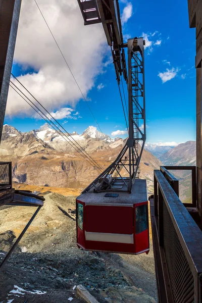 Cable car to Matterhorn in Zermatt — Stock Photo, Image