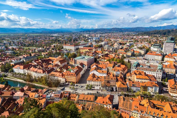 Widok na zjeżdżalnie w Ljubljanie w Słowenii — Zdjęcie stockowe