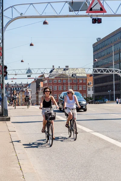 코펜하겐, 덴마크에서 자전거를 타는 사람들 — 스톡 사진