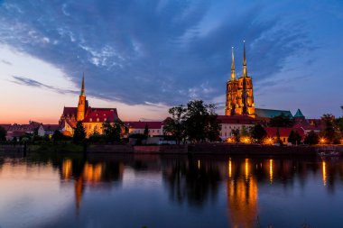 Cityscape katedral, nehir oder