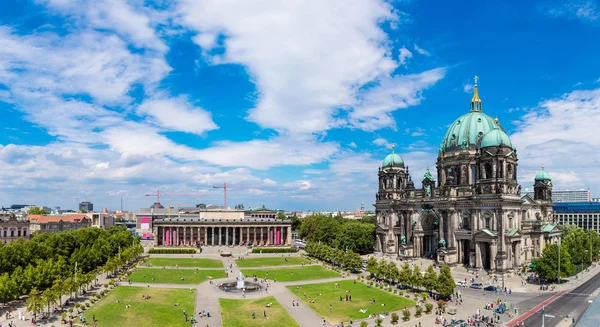 柏林大教堂的视图 — 图库照片