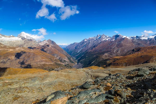 スイスのアルプスの山の風景 — ストック写真