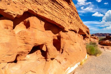 Ateş Vadisi Parkı güneşli bir günde, Nevada, ABD