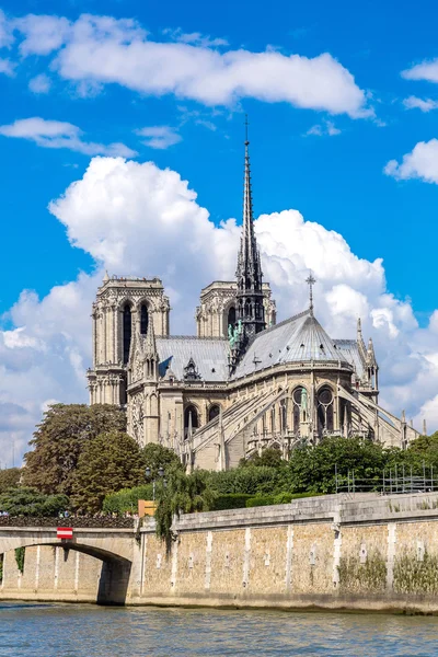 Sekwana i Notre Dame w Paryżu — Zdjęcie stockowe