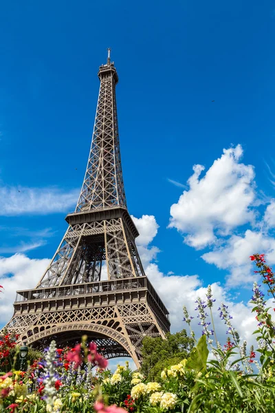 The Eiffel Tower in Paris — Stock Photo, Image