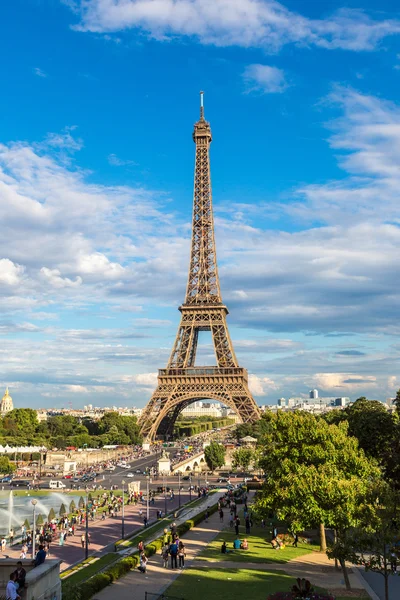 Torre Eiffel en París — Foto de Stock