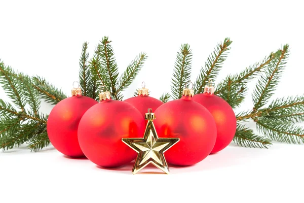 Κόκκινα Χριστούγεννα μπάλες και fir υποκατάστημα — Φωτογραφία Αρχείου