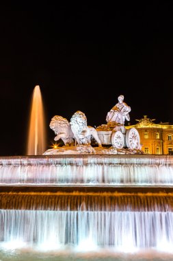 Madrid'da Cibeles Çeşmesi