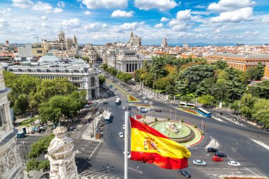 Madrid'da Plaza de Cibeles Çeşmede Cibeles
