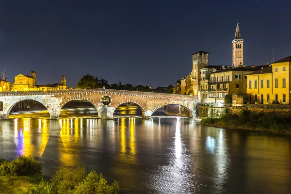 Puente en Verona, Italia , —  Fotos de Stock