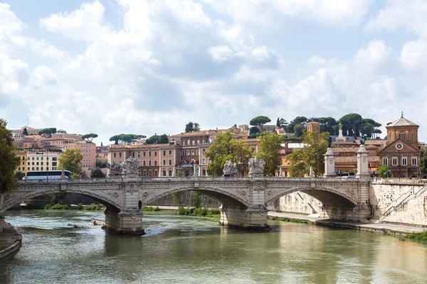 Sant angelo γέφυρα στη Ρώμη — Φωτογραφία Αρχείου