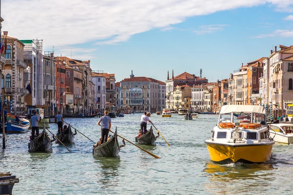 Gondola sul Canal Grande a Venezia — Foto Stock