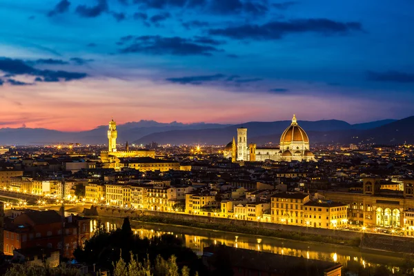 Панорамный закат Флоренции — стоковое фото