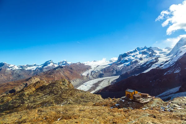 スイスのアルプスの山の風景 — ストック写真