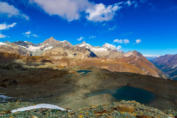 Paisaje montañoso de los Alpes —  Fotos de Stock