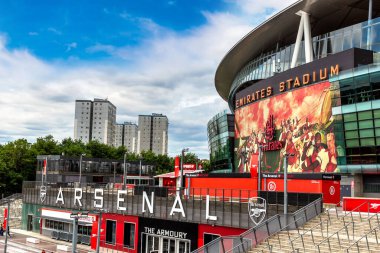 LONDON, İngiltere - 28 Haziran 2024: Emirates Stadyumu gişe hasılatı ve Arsenal Futbol Kulübü 'nün Islington, Londra, İngiltere, İngiltere' deki Home of Arsenal futbol kulübü