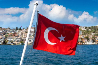 Türkiye 'nin İstanbul kentinde Türk bayrağı dalgalanıyor