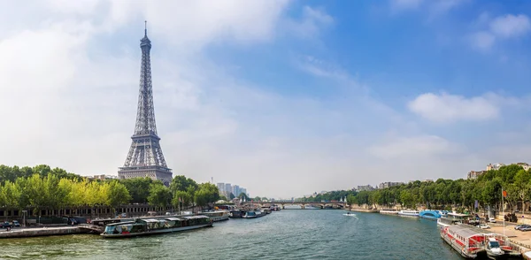 Sena en París y Torre Eiffel —  Fotos de Stock
