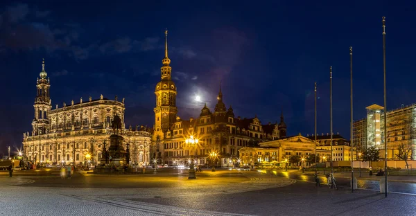 Night view of Dresden.