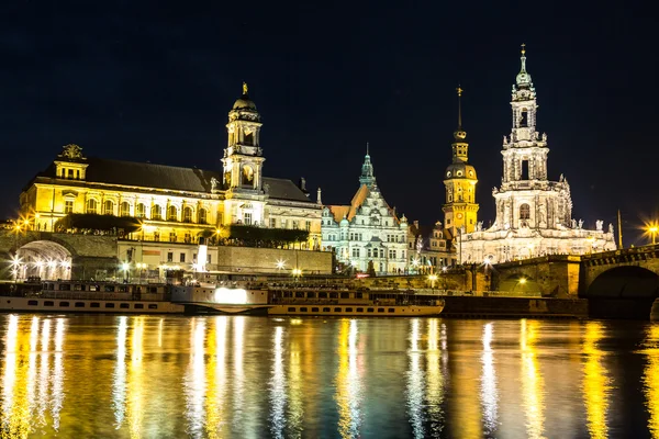 Vista panorámica de Dresde por la noche —  Fotos de Stock