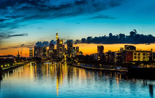 Frankfurt am Main durante o pôr do sol — Fotografia de Stock