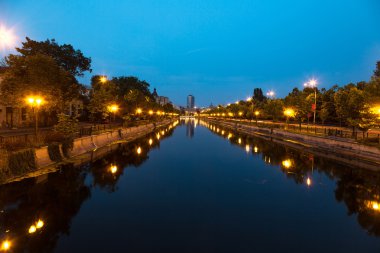Bükreş Dâmboviţa Nehri üzerinde