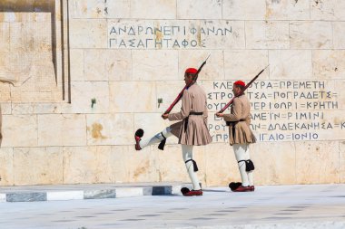 Atina'daki tören değişen nöbetçiler
