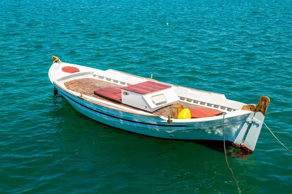 Pequeno barco de pesca — Fotografia de Stock
