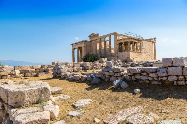 Erechtheum ruinas del templo en la Acrópolis en Atenas — Foto de Stock